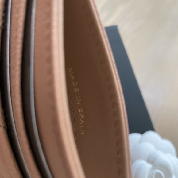 Chanel 2023 23B Dark Beige Caviar Flat Cardholder - Picture 9 of 12